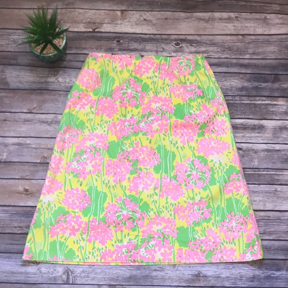 Lily Pulitzer Floral Skirt Size Medium - Picture 2 of 3